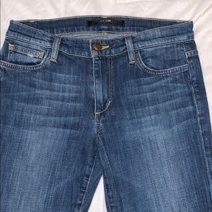 SOLD    Joe’s Jeans. Size 26/Petite Bootcut